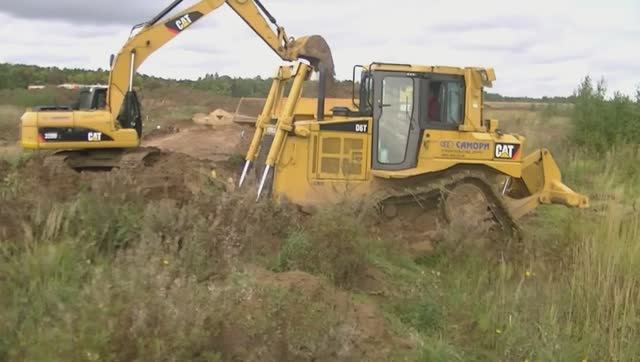 Бульдозер CAT D6T и экскаватор CAT 320D L смотреть онлайн