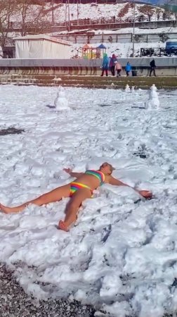 Обстановка сегодня на пляжах Сочи.. ❄🌴