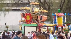 Центральный парк культуры и отдыха им. А. М. Горького. карусели.