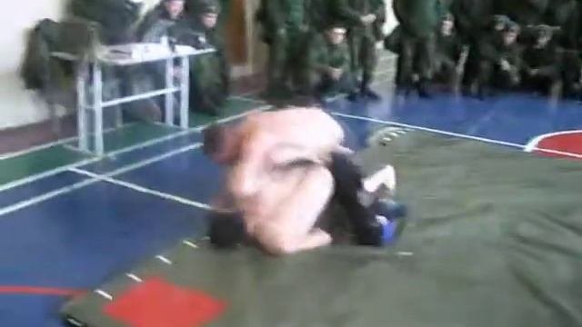 Соревнования по борьбе в армии