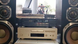невероятный cd проигрыватель от Kenwood 

+7-953-852-43-37