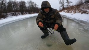 Рыбалка в лужах  на речке в конце февраля!