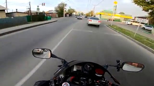 Красавица держалась до последнего:Девушка на СПОРТБАЙКЕ.Мотосвидание смотреть онлайн