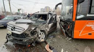 Мерин в кашу: ДТП на перекрестке в Омске