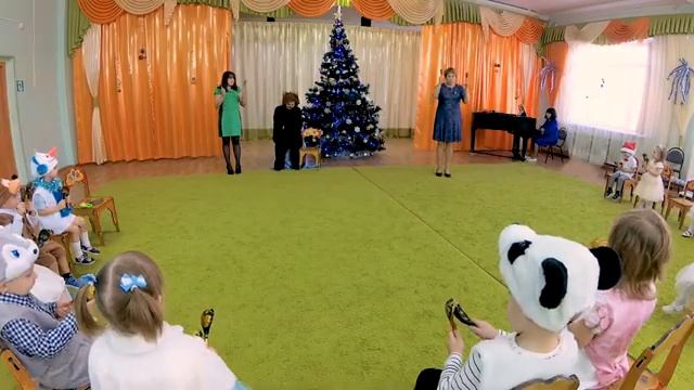 Новогодний утренник. смотреть онлайн