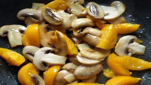 Макароны с шампиньонами и брынзой