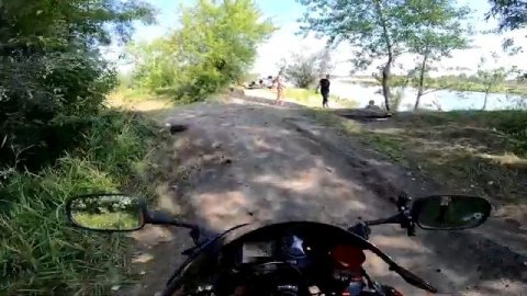 Большая ПОПА.Снимаю девушку в купальнике на СПОРТБАЙКЕ.Бикини.