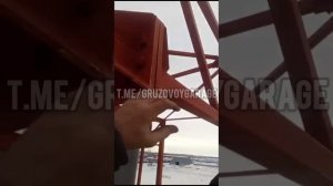 Прокатил Якова на кузнечеке 🏗️
