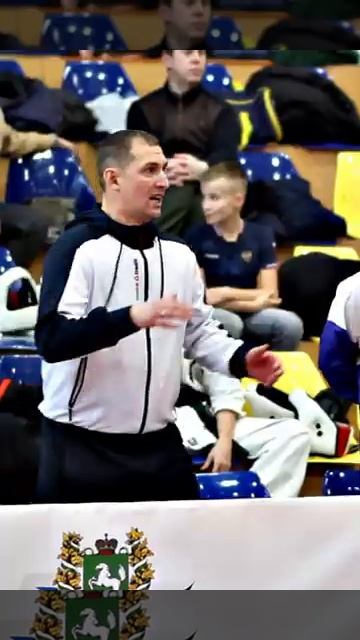 Папа года!!! Вот как надо поддерживать своего БОЙЦА!!! #томск#карате#папа смотреть онлайн