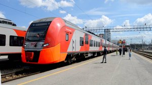 Ласточка ЭС2Г-098 на станции Екатеринбург-Пассажирский