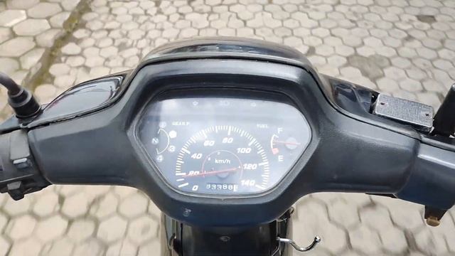 HOW TO RIDE A MANUAL MOTORCYCLE || GROUP 7 смотреть онлайн