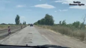 Архив. Ремонт дороги Мелитополь-Мариуполь. Уборочная кампания в разгаре… Мелитополь. 17 июля 2022