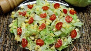 Салат Айсберг с сыром и помидорами черри