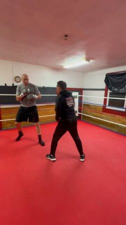 Mastering the basics! Proper hand placement is vital for offensive and defensive transitions #boxing