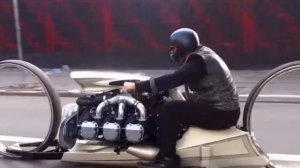 Мотоцикл Дюмен с движком от самолёта