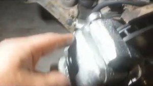 Мицубиси Паджеро клинит новый суппорт.