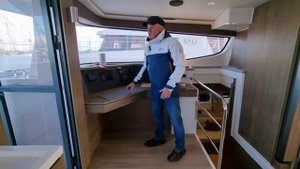 Круизная яхта — Bali 4.6 ⛵️Кормовая каюта с выходом на палубу . Каюта для детей и каютой для няни