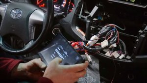 Установка мультимедиа на Android на Toyota Hilux 2013 года с сохранением ВСЕХ штатных функций!