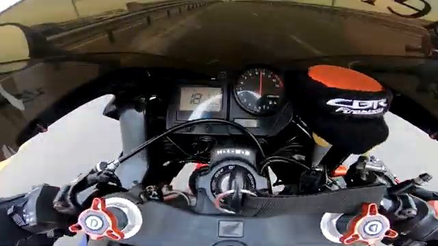 Мотобудни на СПОРТБАЙКЕ|Разогнался 200км\ч по мосту на мотоцикле смотреть онлайн