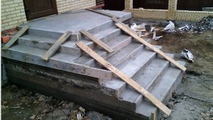 КРЫЛЬЦО ИЗ БЕТОНА ДЛЯ ДОМА