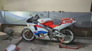 Мотодневник Honda CBR400RR nc23 установка камеры заднего обзора и финальная сборка