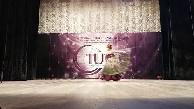 Павлин. Кристина, шоу беллиданс ювеналы-1 начинающие смотреть онлайн