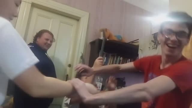 Дурачимся после клуба финансовой грамотности пластмассовыми инструментами смотреть онлайн