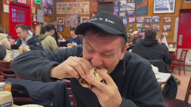 Пастрами. Нью Йорк 2 авеню
07.02.2025 смотреть онлайн