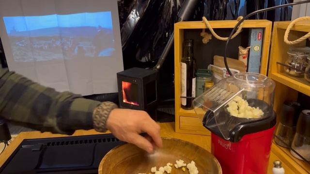 ATIK YAMURDA ODUN SOBALI KARAVAN KAMPI