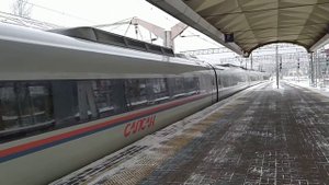 Сапсан подают под посадку на Ленинградский вокзал.