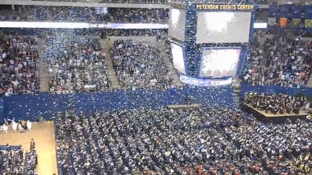 2015 Close of Pitt Graduation with Chancellor Gallagher and Sweet Caroline смотреть онлайн