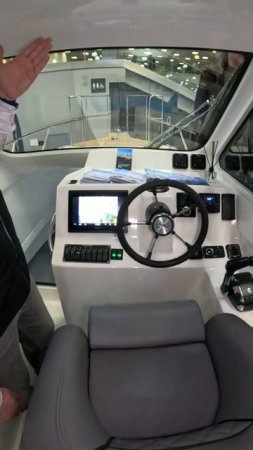 Каютный катер от компании Водник на выставке Boat Show 2025