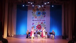 "Волга, Волга-река" - исполняет Арт-Группа Яблоневый цвет Елена и Юлия Коротковы