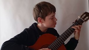 ,,прекрасное далеко"песня из фильма ,,гостья из будущего"