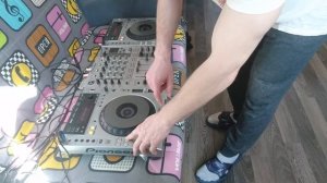 Pioneer CDJ 850, Pioneer DJM 700