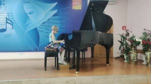 Анастасия Николаева-Солдатенкова, 6 лет, Кабалевский "Клоуны". Преп.Одинцова Т.В.