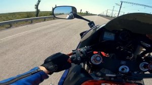 Езда на заднем колесе на СПОРТБАЙКЕ Honda CBR929RR