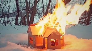 Пожар в маленьком доме!