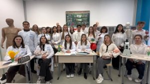 С днём весны! 
08.03.2025 г. 
10 "Б" класс