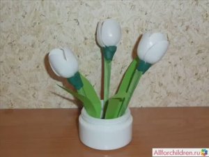 Подснежники из одноразовых ложек