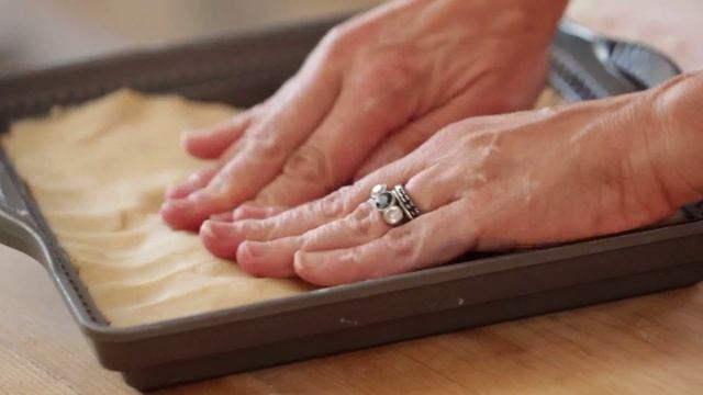 Beth's Holiday Shortbread Cookie Recipe | ENTERTAINING WITH BETH смотреть онлайн