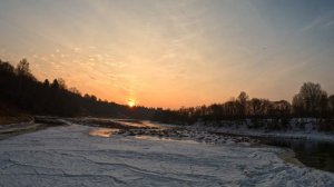 Заброшенная ГЭС на рассвете.