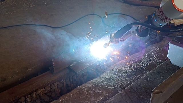 Сварочный робот FAIRINO FR5 на судоверфи