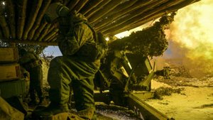 Гаубицы Д-30 разгромили группу пехоты ВСУ. Лучшее видео из зоны СВО