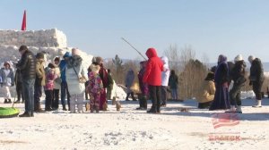 Захватить крепость и наесться блинов/ Братчане с размахом проводили зиму в музее «Ангарская деревня»