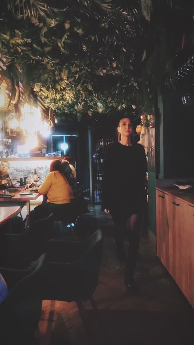 На работе как по подиуму))) смотреть онлайн