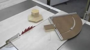 Угол на дисковой пиле. Приспособа. 💿