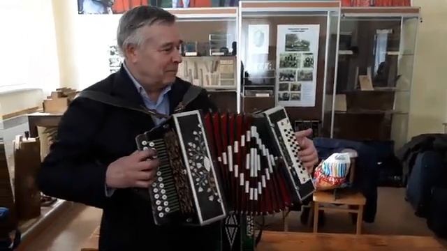 Наигрыши плясовая крутого гармониста Геннадия Голубева с Вологодщины / подгармонь