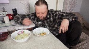 Кушаю вкусно приготовленные пельмешки ПОДВАЛ ИЛЬИЧА