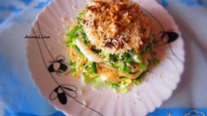 Салат с яйцом, орехами и яблоком